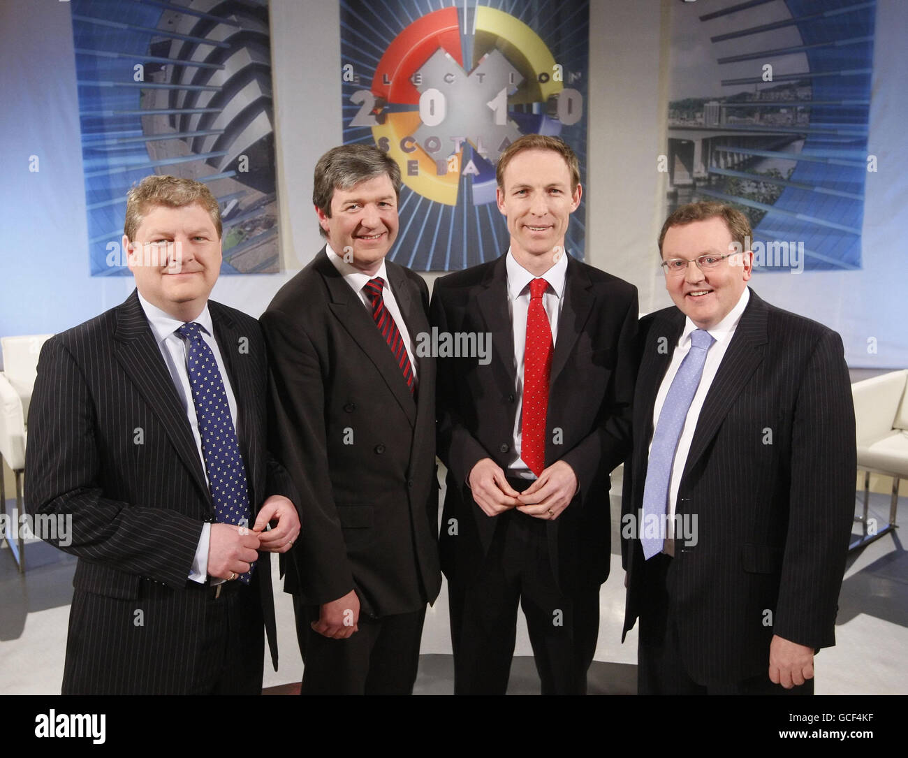 (Von links nach rechts) Angus Robertson SNP-Chef in Westminster, Alistair Carmichael Liberal Democrat Campaign Manager, Jim Murphy Labour Scottish Secretary und David Mundell Conservative Shadow Scottish Secretary vor der ersten Debatte der schottischen Führer über den allgemeinen Wahlkampf im Piping Center in Glasgow. Stockfoto