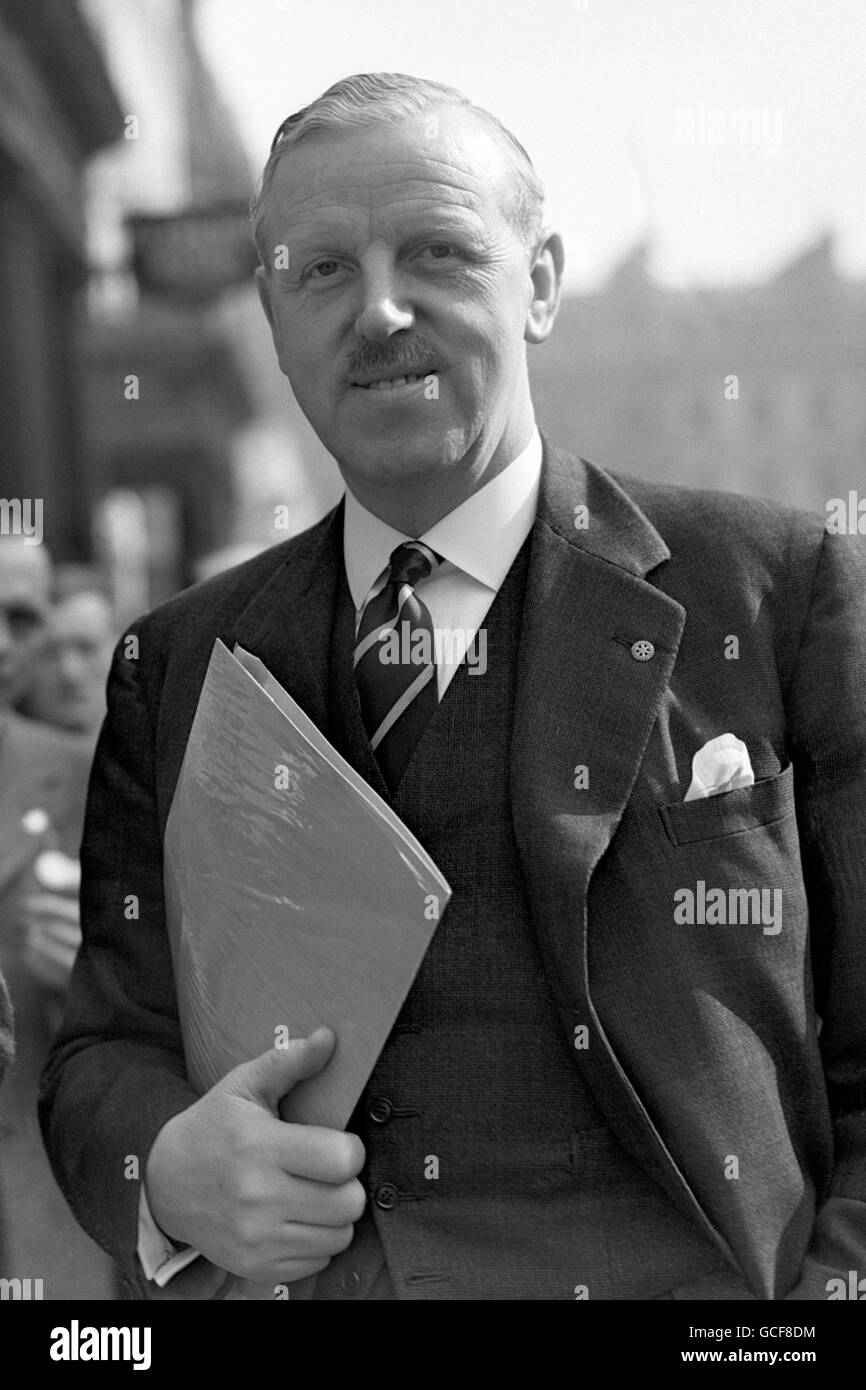 Fußball - Stanley Rous. Stanley Rous, Sekretär des Fußballverbands und ehemaliger Schiedsrichter. Stockfoto