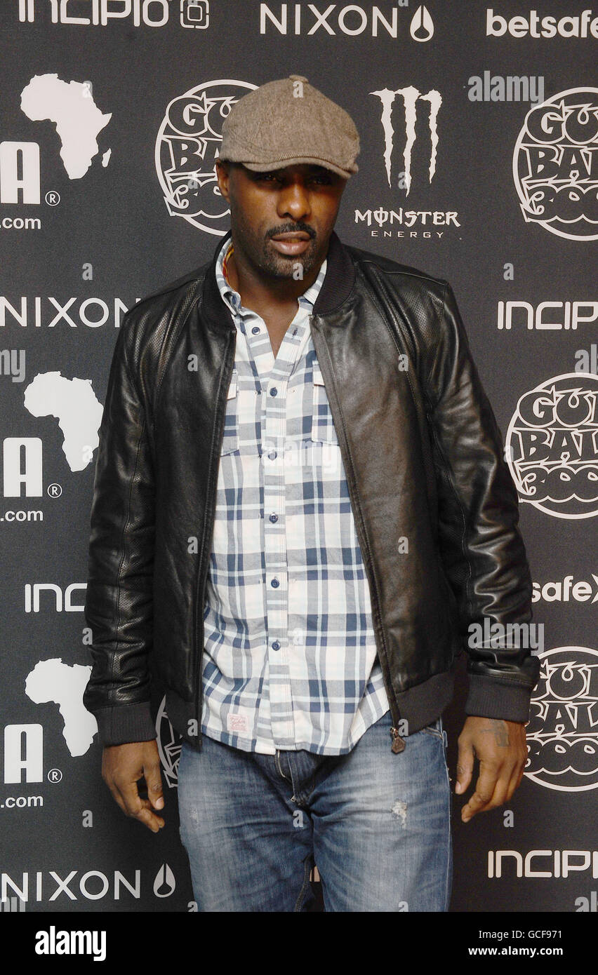 Idris Elba kommt bei der Gumball Rally Startparty in der Crypt in London an. Stockfoto