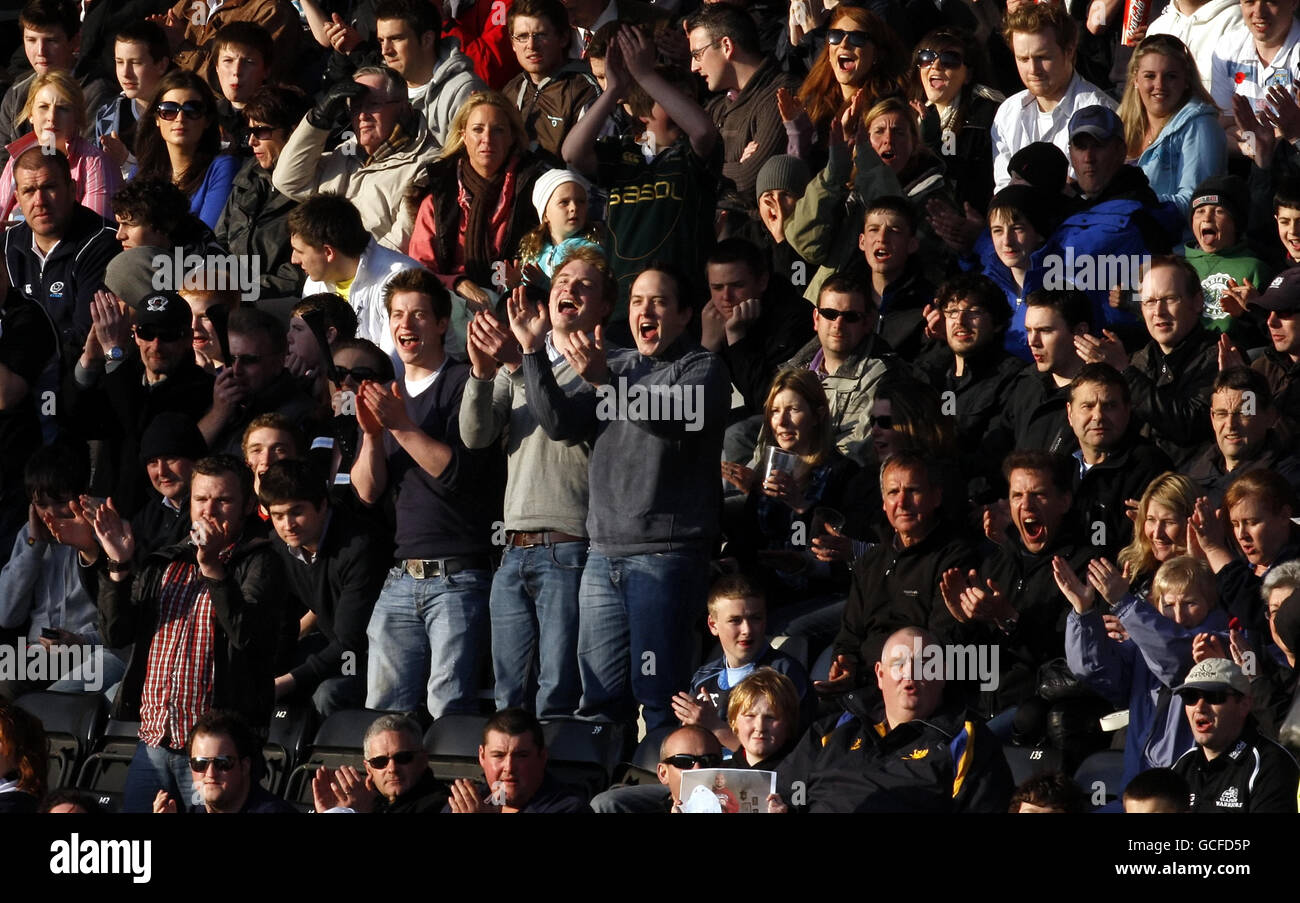 Rugby Union - Magners League - Glasgow Warriors gegen Ulster - Firhill. Fans in den Tribünen vor dem Spiel der Magners League in der Firhill Arena, Glasgow. Stockfoto