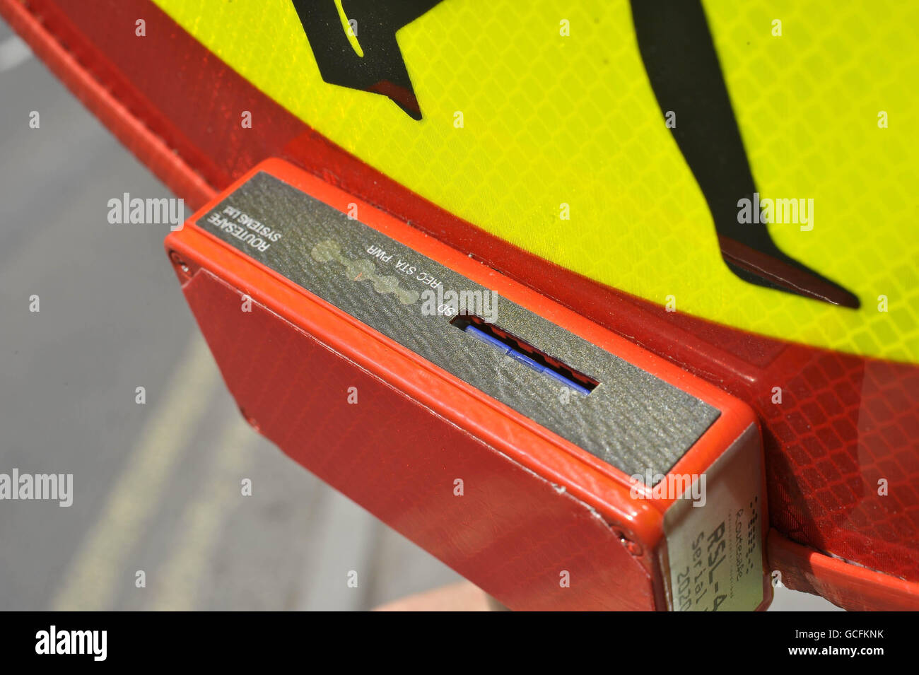 Der SD-Speicherkartenleser auf einem neuen Hi-Tech-Lollipop-Stick, der CCTV-Video integriert, um alle Autofahrer, die das Gesetz brechen oder aggressiv zu erfassen, zeigt, Es ist der erste Prozess in der Südwestregion des Vereinigten Königreichs. Stockfoto