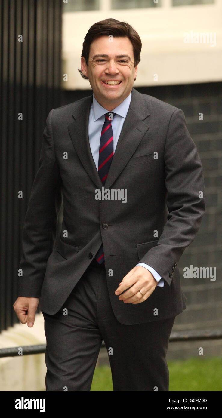 Andy Burnham, Staatssekretär für Gesundheit, kommt zu einer Kabinettssitzung in der Downing Street 10 in London an. Stockfoto