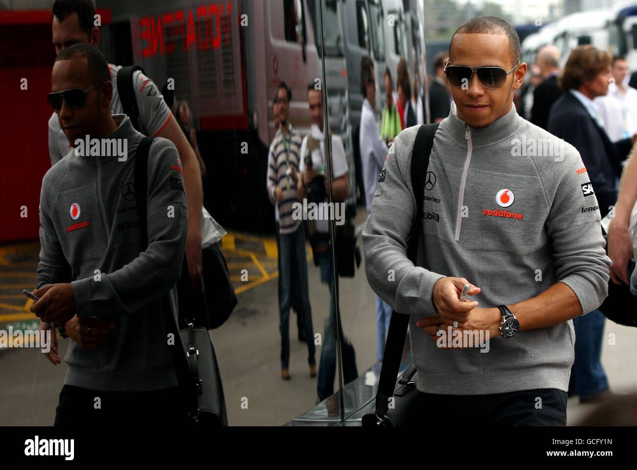 McLaren Lewis Hamilton kommt zum Großen Preis von Spanien auf dem Circuit Catalunya in Barcelona an. Stockfoto