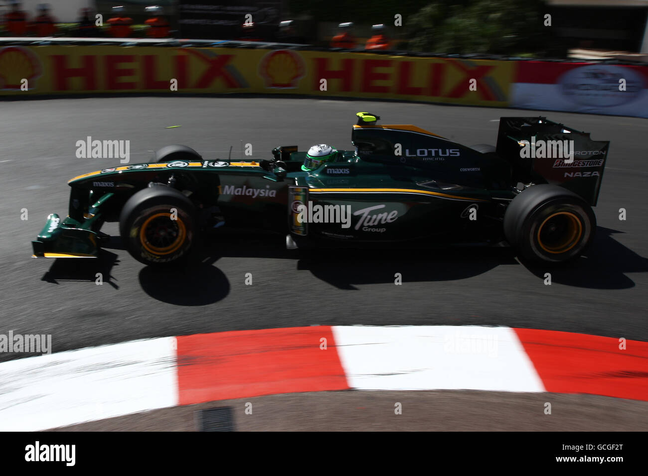Lotus' Heikki Kovalainen geht beim Training auf dem Circuit de Monaco, Monte Carlo, um die Lowes Haarnadel. Stockfoto