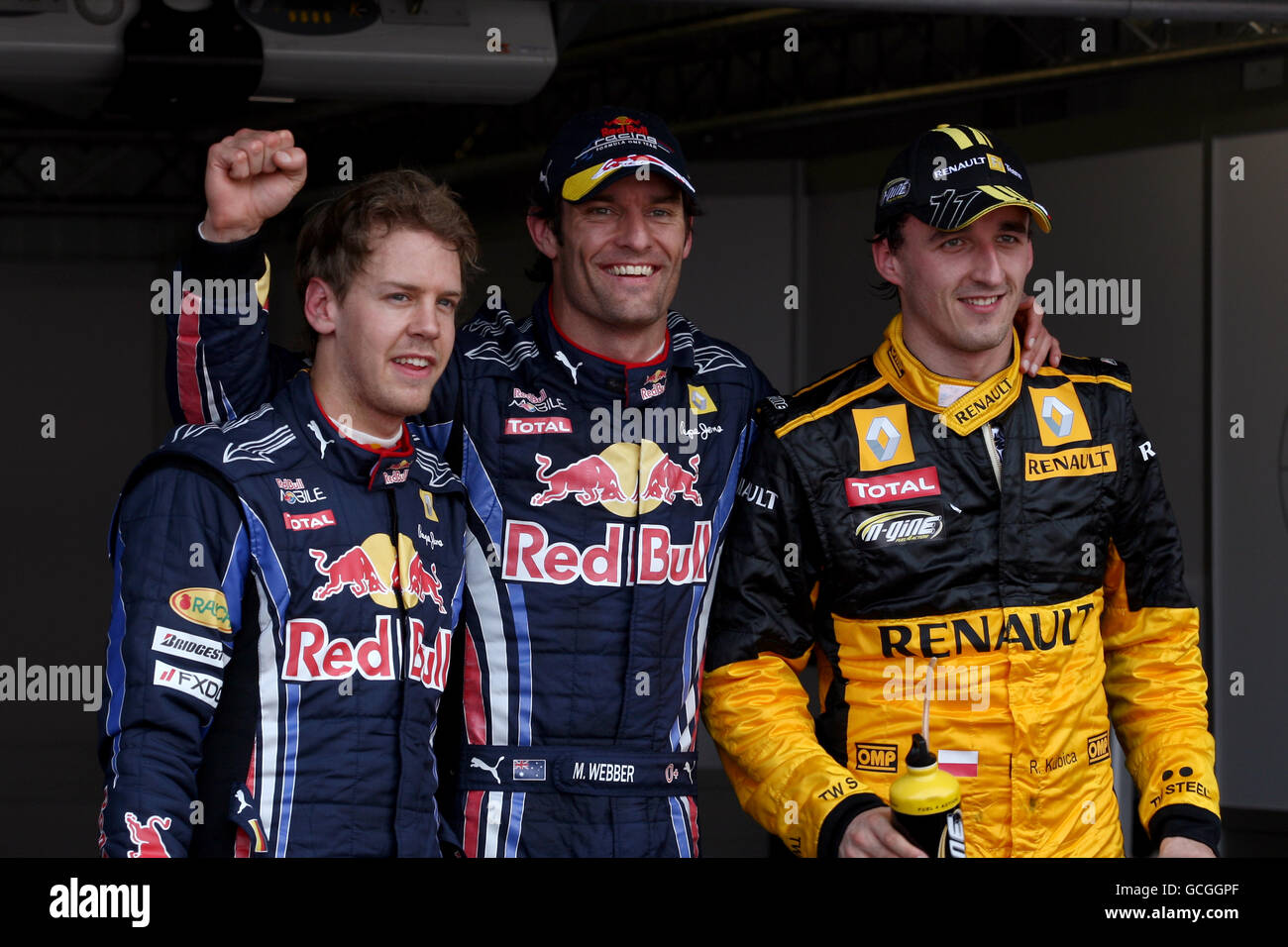 Qualifying Top 3 in Parc Ferme (L bis R): Sebastian Vettel (GER) Red Bull Racing, Dritter; Mark Webber (AUS) Red Bull Racing, Pole Position; Robert Kubica (POL) Renault, Zweiter. Stockfoto