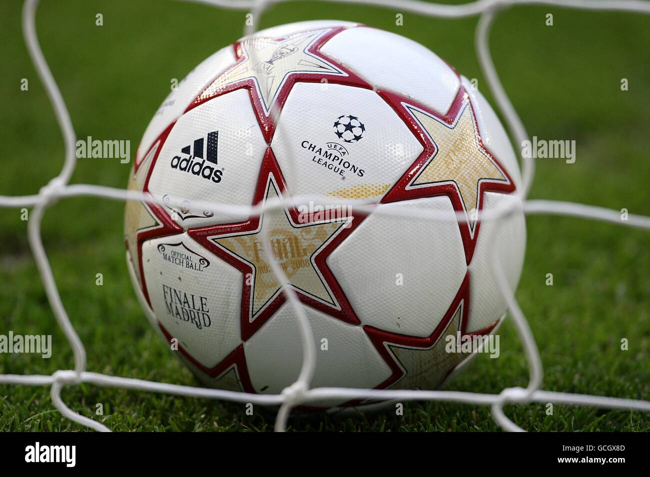 Fußball - UEFA Champions League - Finale - Bayern München / Inter Mailand - Santiago Bernabeu. Allgemeine Ansicht des Spielballs Stockfoto