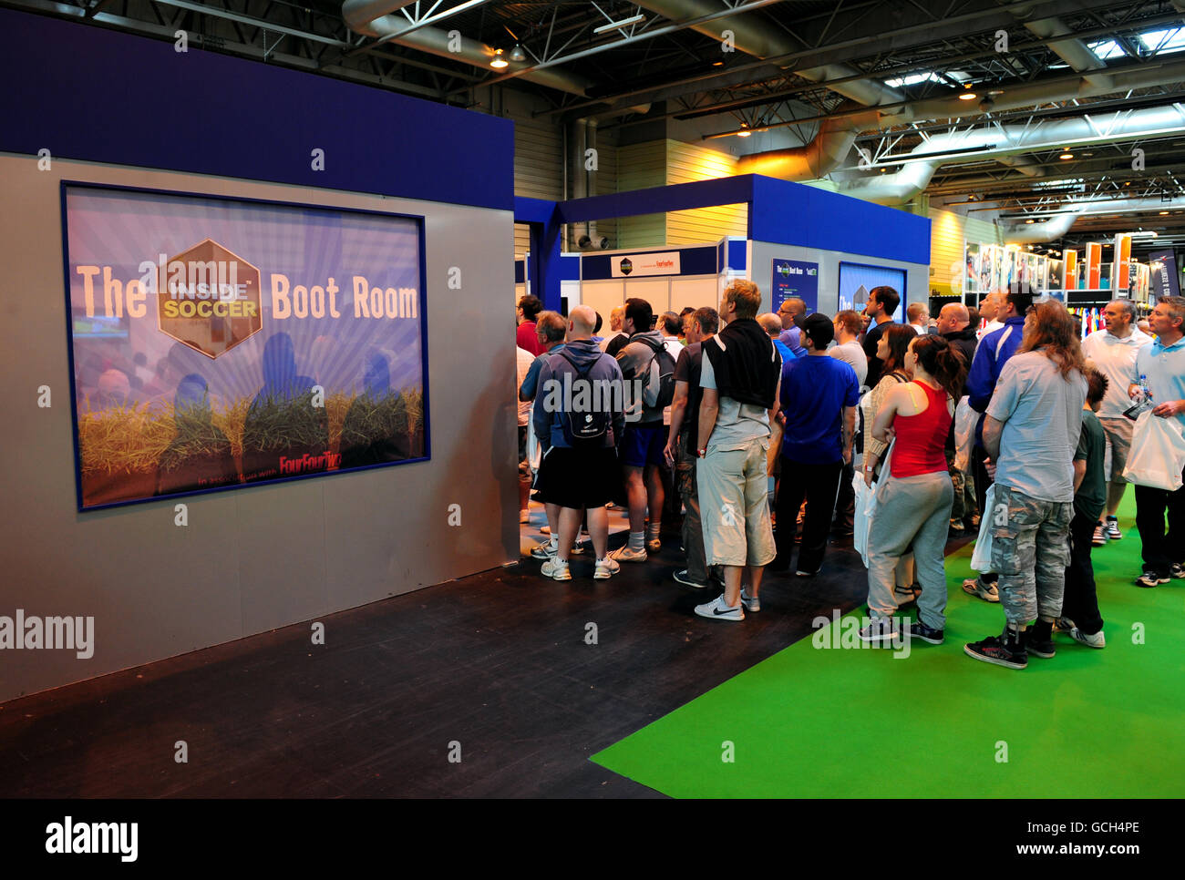 Fußball - Grass Roots Fußball Live - NEC. Allgemeine Ansicht des Inside Soccer Stand bei Grass Roots Football Live Stockfoto