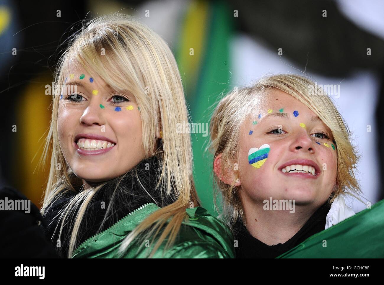 Fußball - FIFA Fußball-Weltmeisterschaft Südafrika 2010 - Gruppe G - Brasilien / Nordkorea - Ellis Park. Brasilien-Fans in den Tribünen vor dem Start Stockfoto