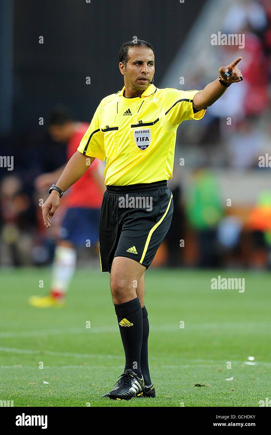 Fußball - FIFA Fußball-Weltmeisterschaft Südafrika 2010 - Gruppe H - Chile / Schweiz - Nelson Mandela Bay Stadium. Khalil Al Ghamdi, Referent Stockfoto