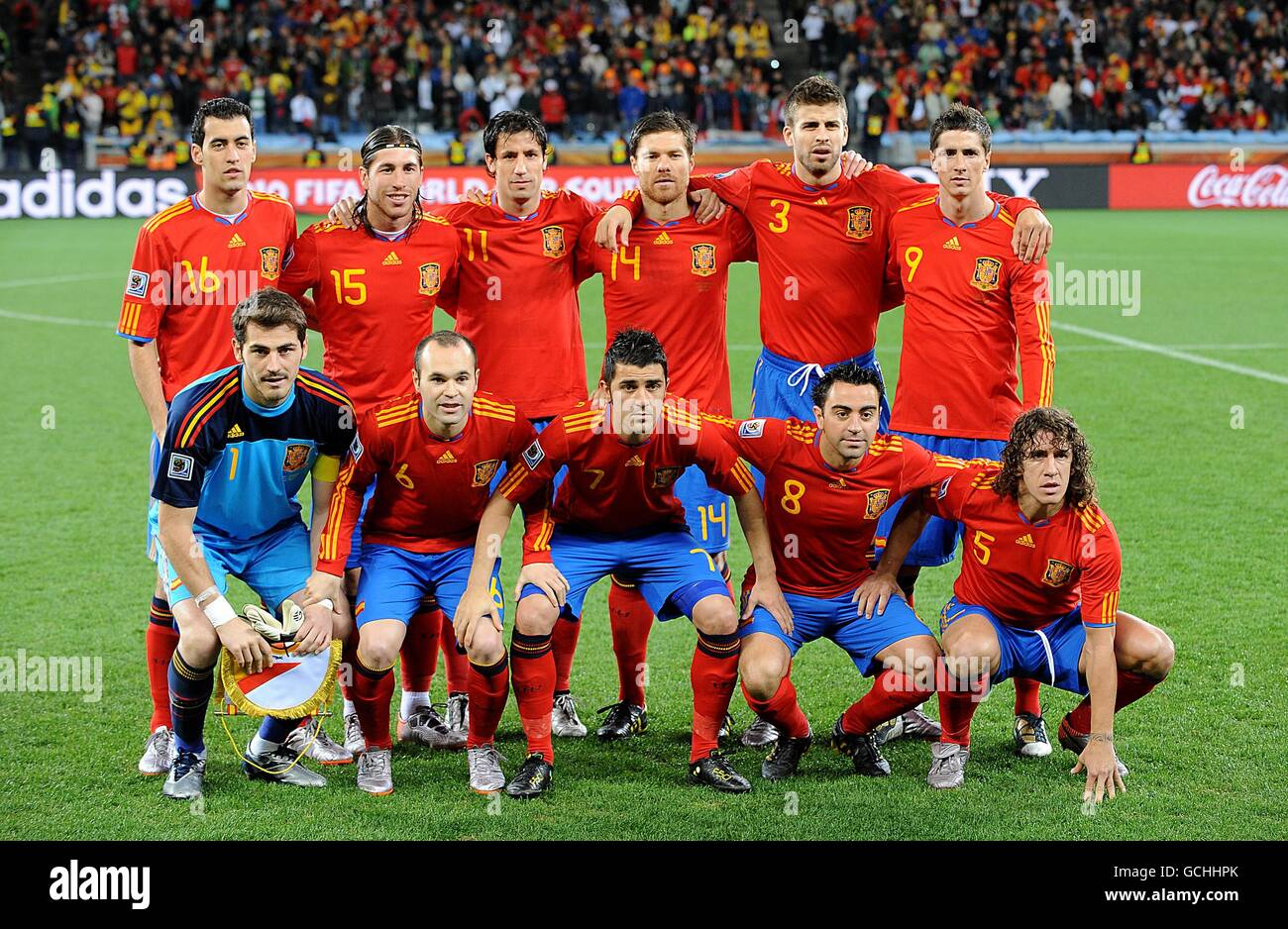 Fußball - FIFA Fußball-Weltmeisterschaft Südafrika 2010 - Runde 16 - Spanien gegen Portugal - Green Point Stadium. Spanien Team-Gruppe vor dem Start Stockfoto