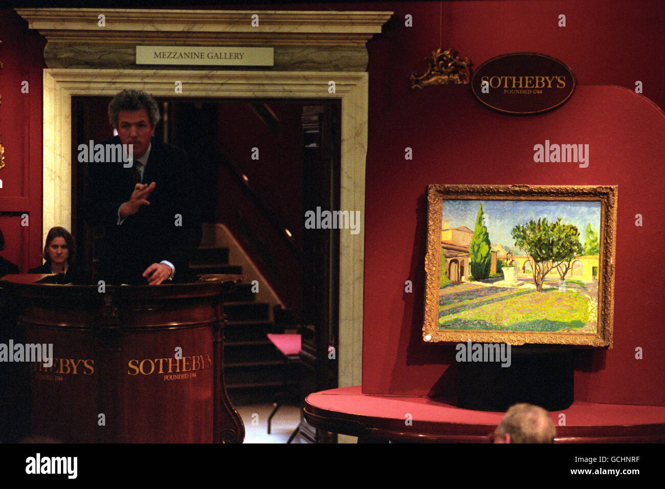 SIR WINSTON CHURCHILLS GEMÄLDE BLUE GRASS, LA CAPPOCINA HOLTE 75 000 IN DEN POLITISCHEN VERKAUF BEI SOTHEBY'S IN LONDON. Stockfoto