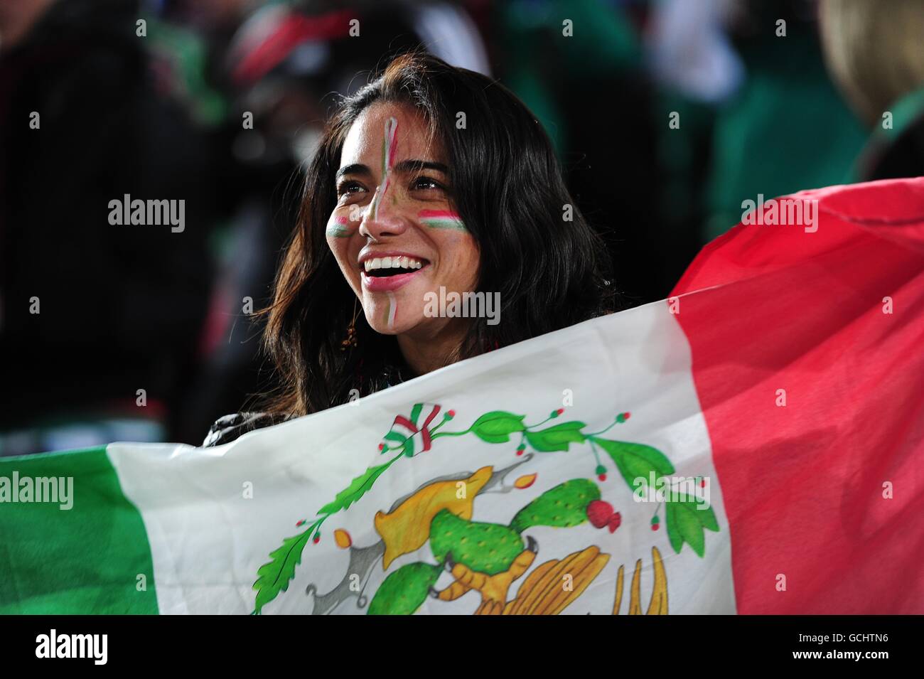 Fußball - FIFA Fußball-Weltmeisterschaft Südafrika 2010 - Gruppe A - Frankreich - Mexiko - Peter Mokaba Stadium. Ein mexikanischer Fan auf den Tribünen Stockfoto