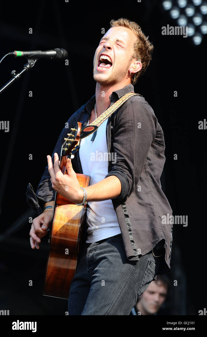 Hard Rock Calling 2010 - London. James Morrison tritt auf der Bühne beim Hard Rock Calling Festival im Hyde Park, London, auf. Stockfoto