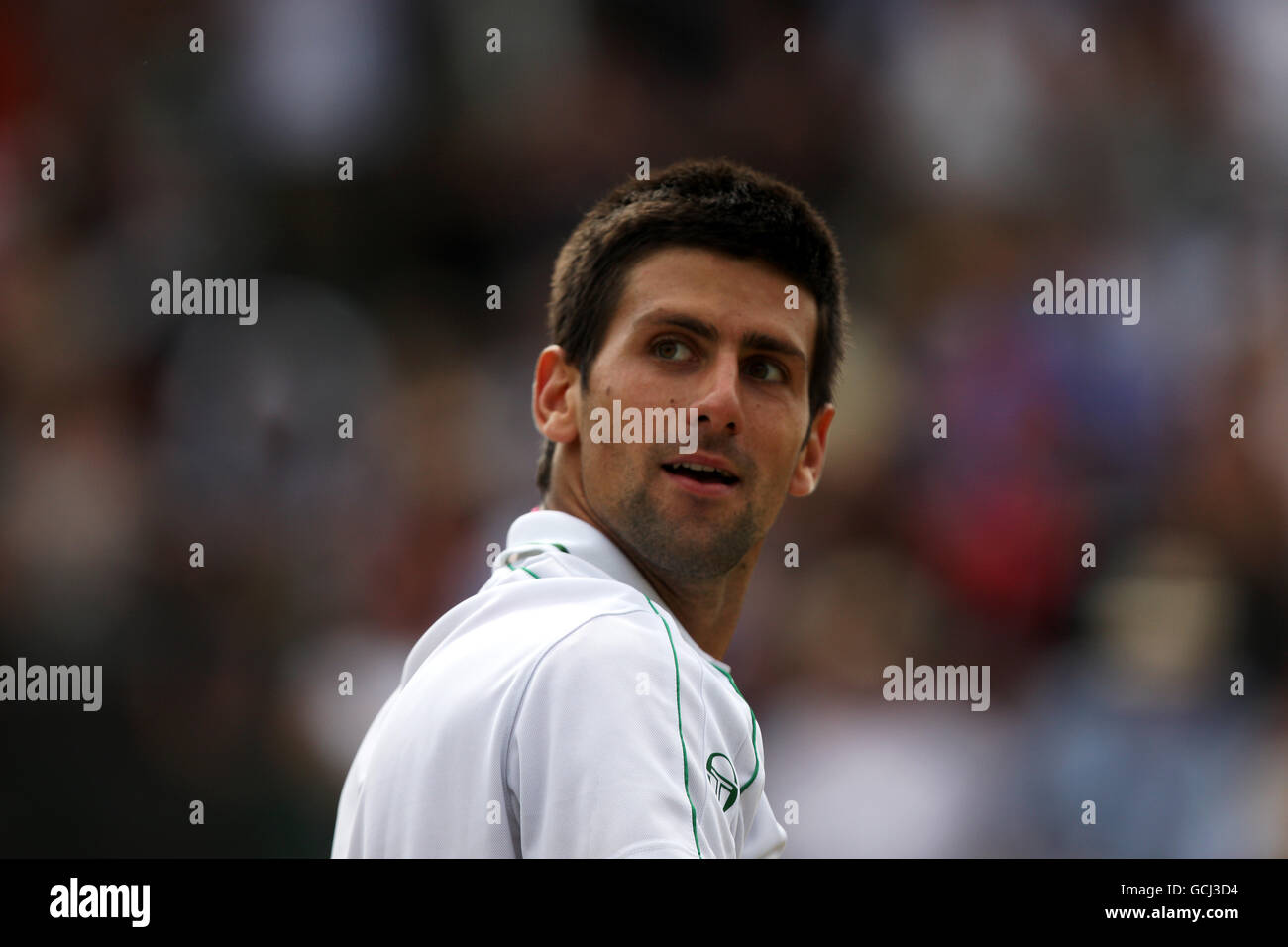 Tennis - Wimbledon Championships 2010 - Tag neun - All England Lawn Tennis und Croquet Club. Novak Djokovic aus Serbien im Kampf gegen den Yen-Hsun Lu aus Taiwan Stockfoto