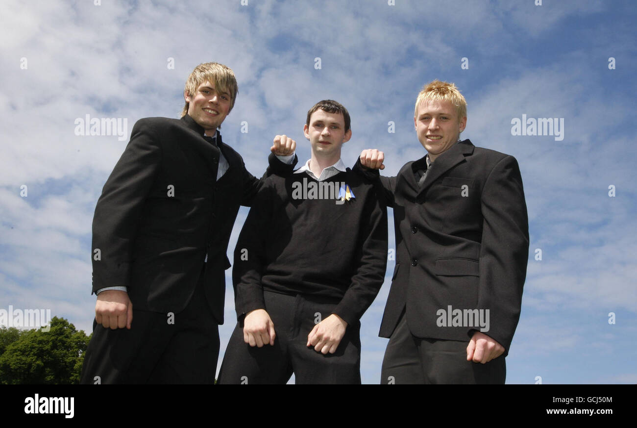 Junge Männer für Tapferkeit ausgezeichnet Stockfoto