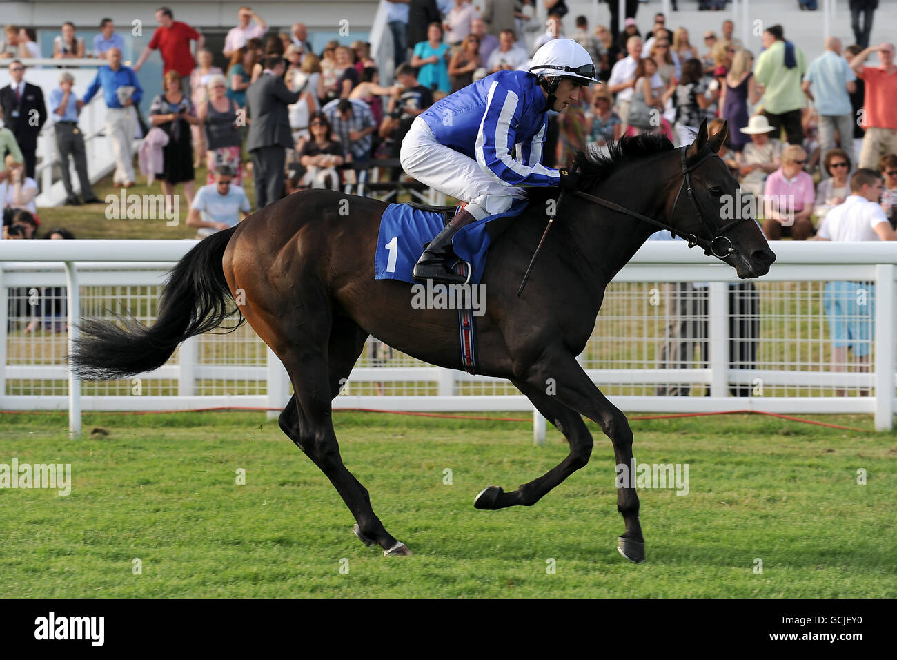 Pferderennen Sie-Epsom Live! featuring James Morrison - Epsom Downs Racecourse Stockfoto