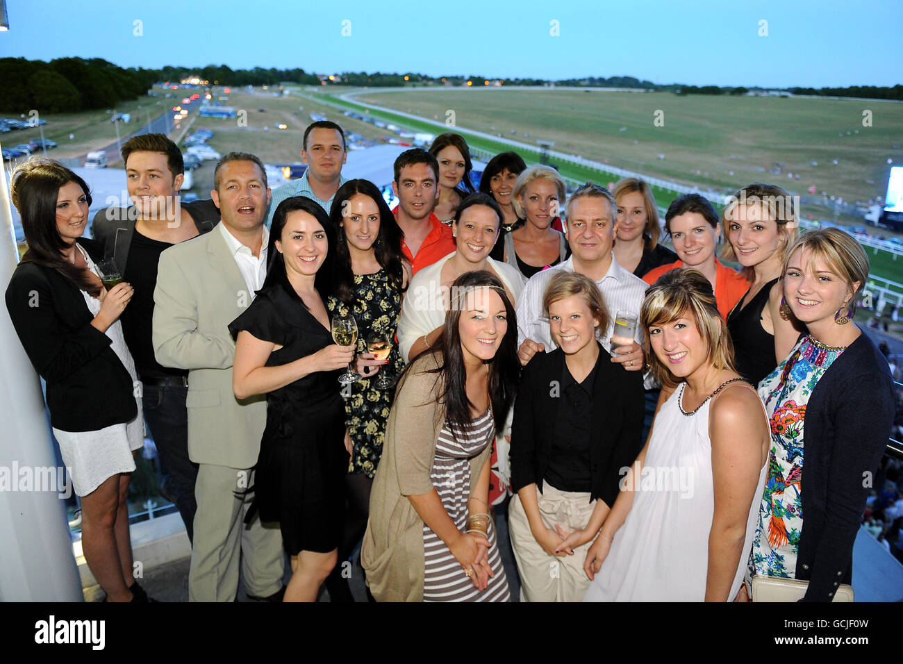 Pferderennen Sie-Epsom Live! featuring James Morrison - Epsom Downs Racecourse Stockfoto