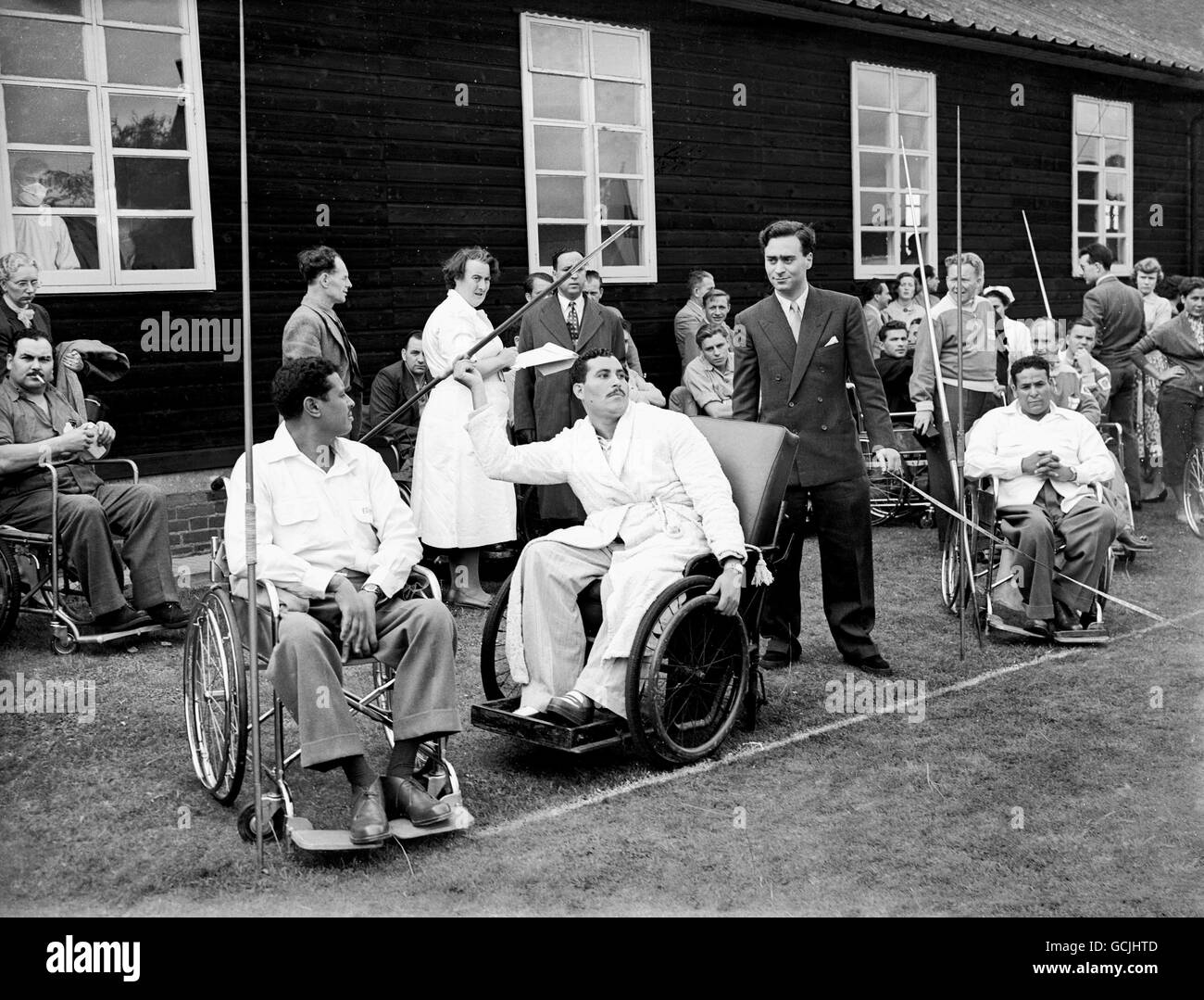 7. Jährliches internationales Inter Spinal Unit Sports Festival - Stoke Mandeville Hospital. Die ägyptischen Javellinwerfer L-R: L Mira und I Taufik Stockfoto