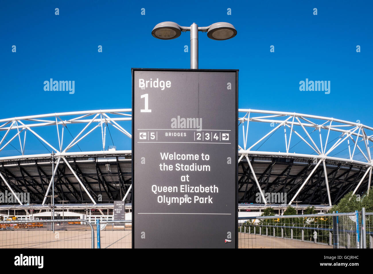 Das Stadion, Queen Elizabeth Olympic Park, Stratford, London, England, Vereinigtes Königreich Stockfoto