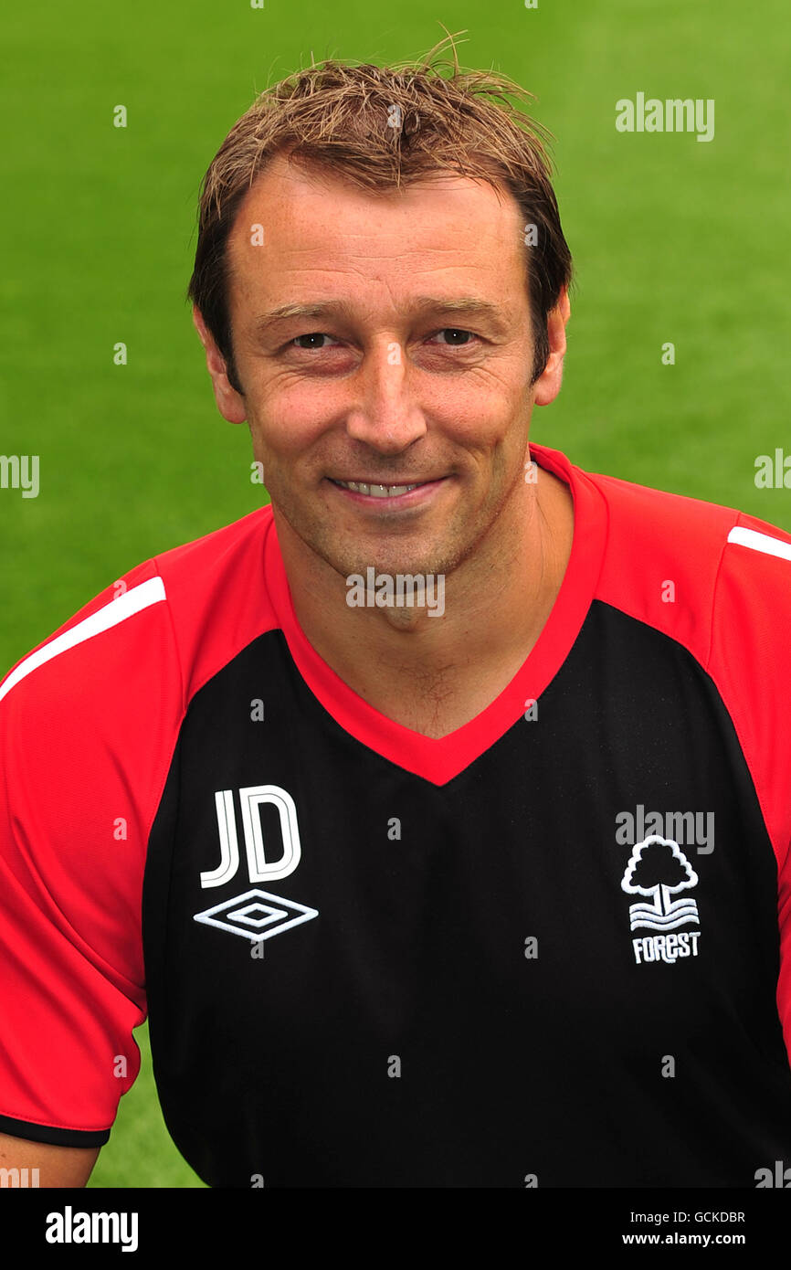 Fußball - Npower Football League Championship - Nottingham Forest Photocall 2010/2011 - City Ground. Julian Darby, erster Teamtrainer im Nottingham Forest Stockfoto