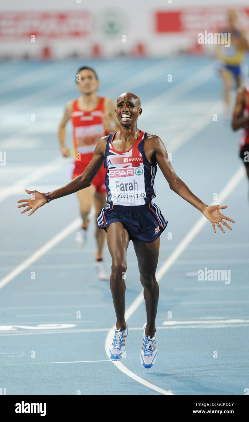 Der Brite Mo Farah gewinnt am fünften Tag der Europameisterschaft im Olympiastadion in Barcelona, Spanien, die 5000 Meter der Männer. Stockfoto