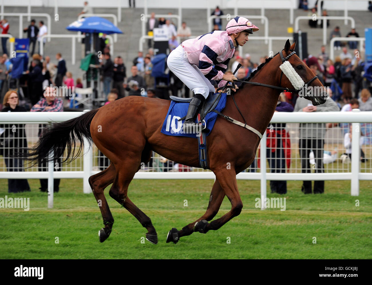 Pferderennen Sie-Epsom Live! Featuring The Feeling - Epsom Downs Racecourse Stockfoto