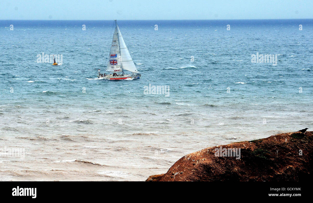 Das britische Team segelt beim Clipper Round the World Race an Flamborough Head in der Nähe von Bridlington East Yorkshire vorbei. Stockfoto