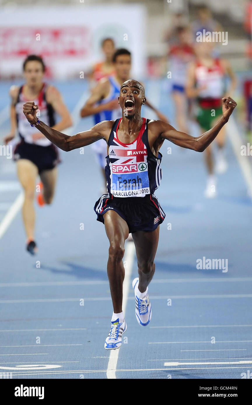 Der britische Mo Farah gewinnt das 10,000-Meter-Finale am ersten Tag der Europameisterschaft im Olympiastadion in Barcelona, Spanien. Stockfoto