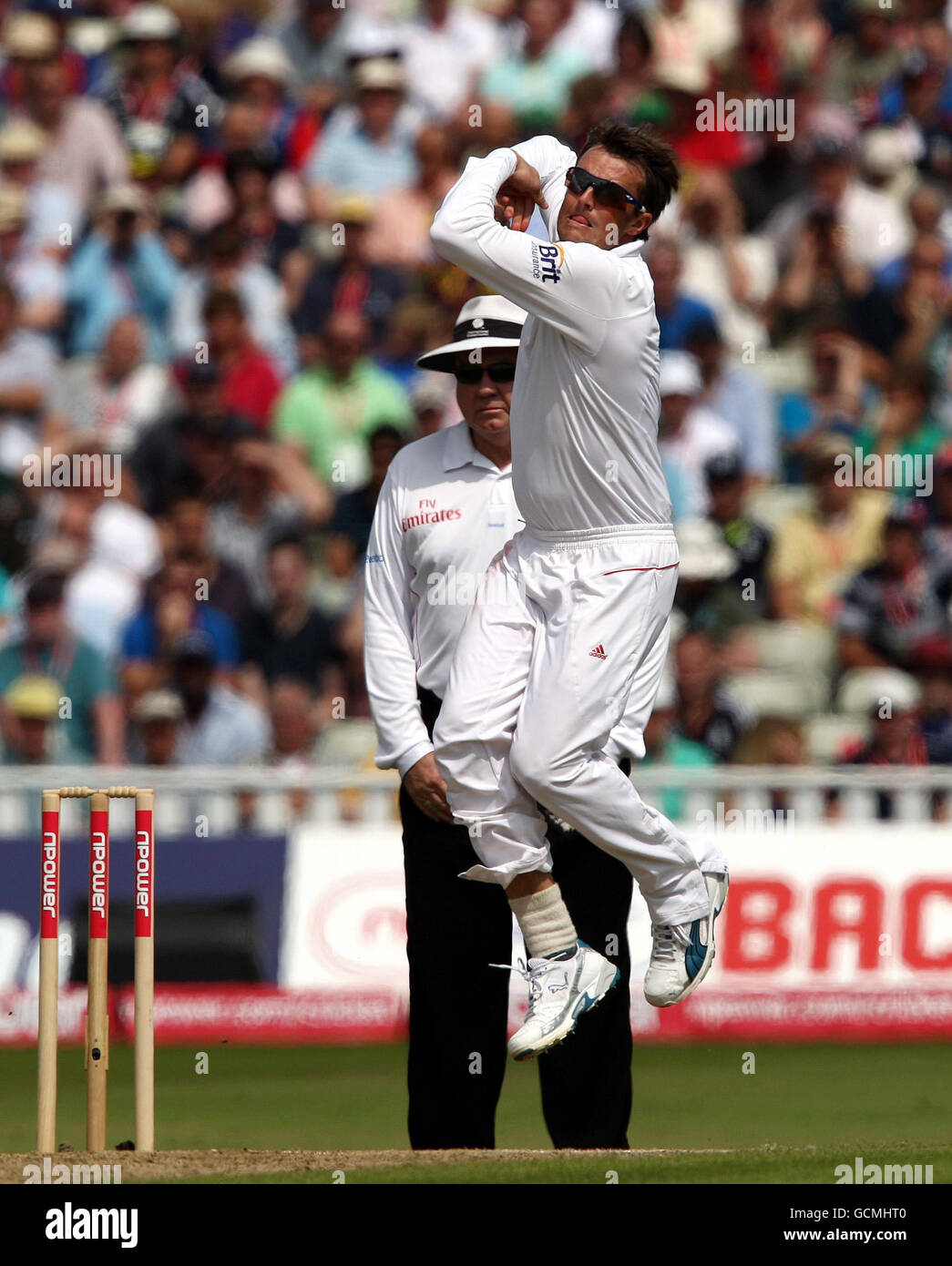Der englische Graeme Swann in Aktion während des npower Second Test in Edgbaston, Birmingham. Stockfoto