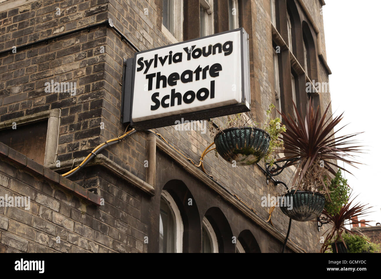Ein Überblick über die Sylvia Young Theatre School im Zentrum von