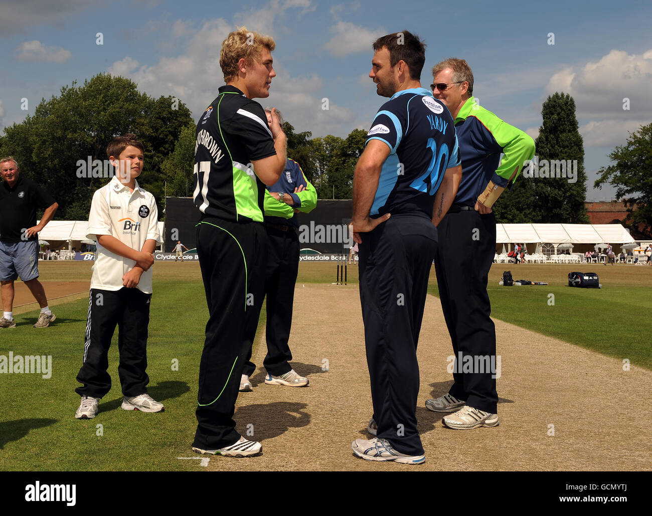 Cricket - Clydesdale Bank 40 - Gruppe A - Surrey V Sussex - Guildford Kricket-Verein Stockfoto