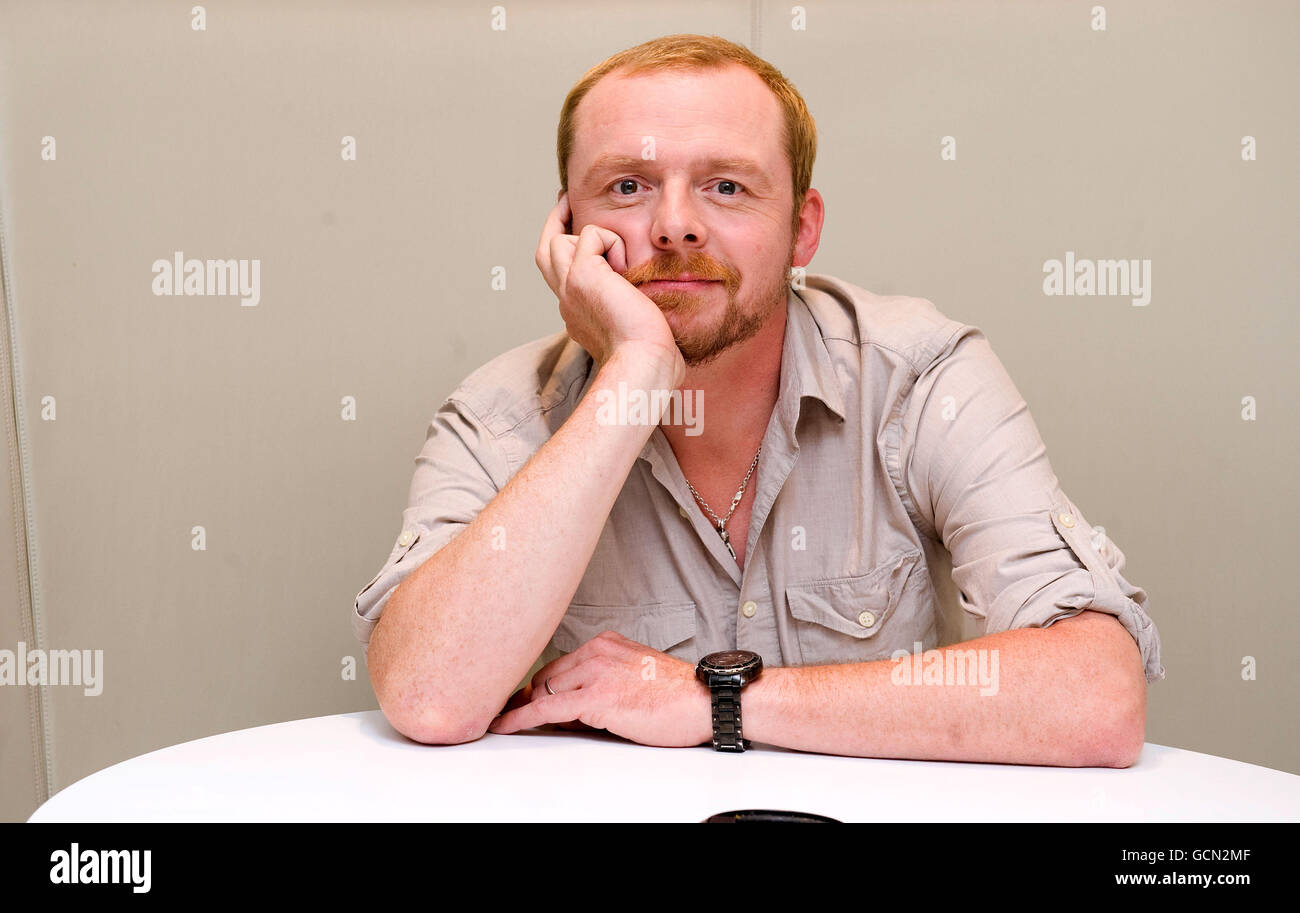 Simon Pegg lanciert sein neues Buch Nerd Do Well, im Random House in London. Stockfoto