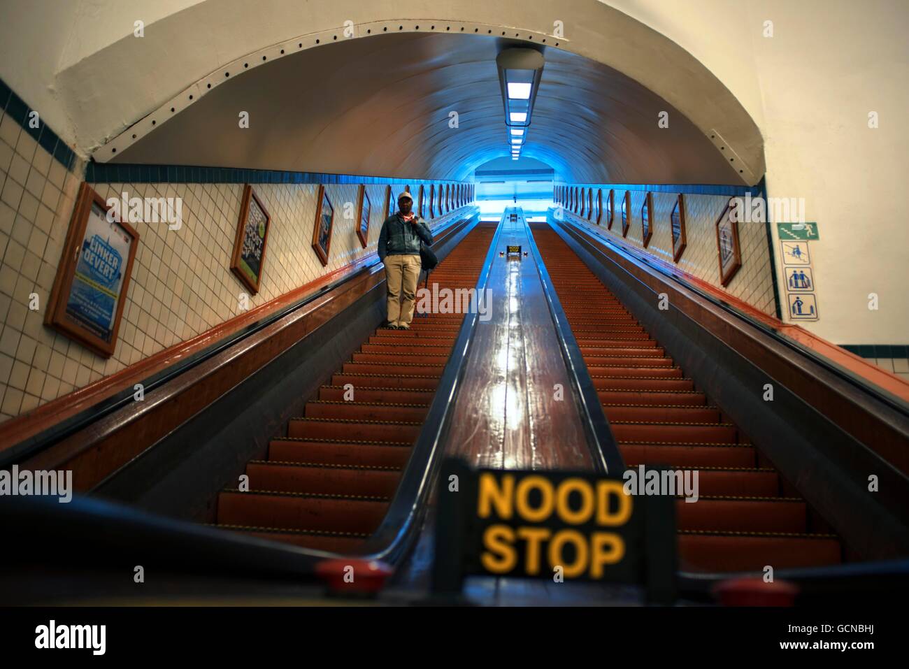 St. Anna-Tunnel, ein Fußgängertunnel unter dem Fluss Schelde. Antwerpen, Brüssel. Stockfoto