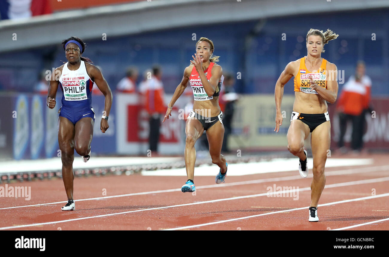 (Von links nach rechts) Tatjana Pinto Großbritanniens Asha Philip, Deutschland und Niederlande Dafne Schippers in der Frauen 100 Meter Finale tagsüber drei der European Athletic Championships 2016 im Olympiastadion Amsterdam. PRESSEVERBAND Foto. Bild Datum: Freitag, 8. Juli 2016. Vgl. PA Geschichte Leichtathletik europäischen. Bildnachweis sollte lauten: Martin Rickett/PA Wire. Einschränkungen: Nur zur redaktionellen Verwendung. Keine Übertragung von Ton- oder bewegte Bilder und keine video-Simulation. Rufen Sie 44 (0) 1158 447447 für weitere Informationen. Stockfoto