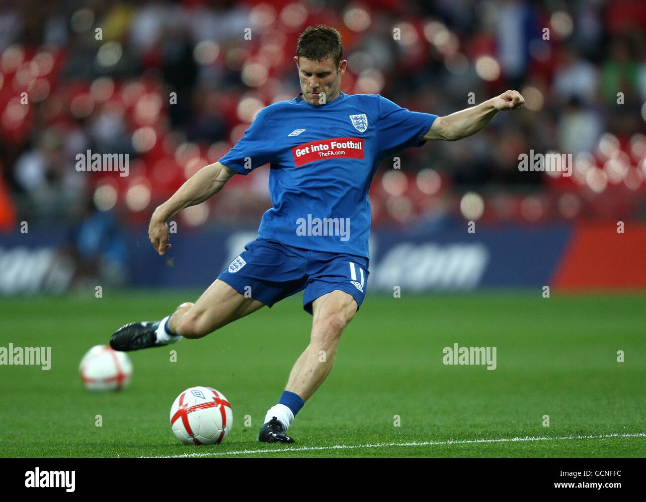 Fußball - UEFA Euro 2012 - Qualifikation - Gruppe G - England gegen Bulgarien - Wembley-Stadion. James Milner, England Stockfoto