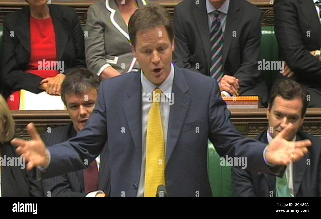 Vizepremierminister Nick Clegg bei den Fragen des Premierministers im Unterhaus, London. Stockfoto