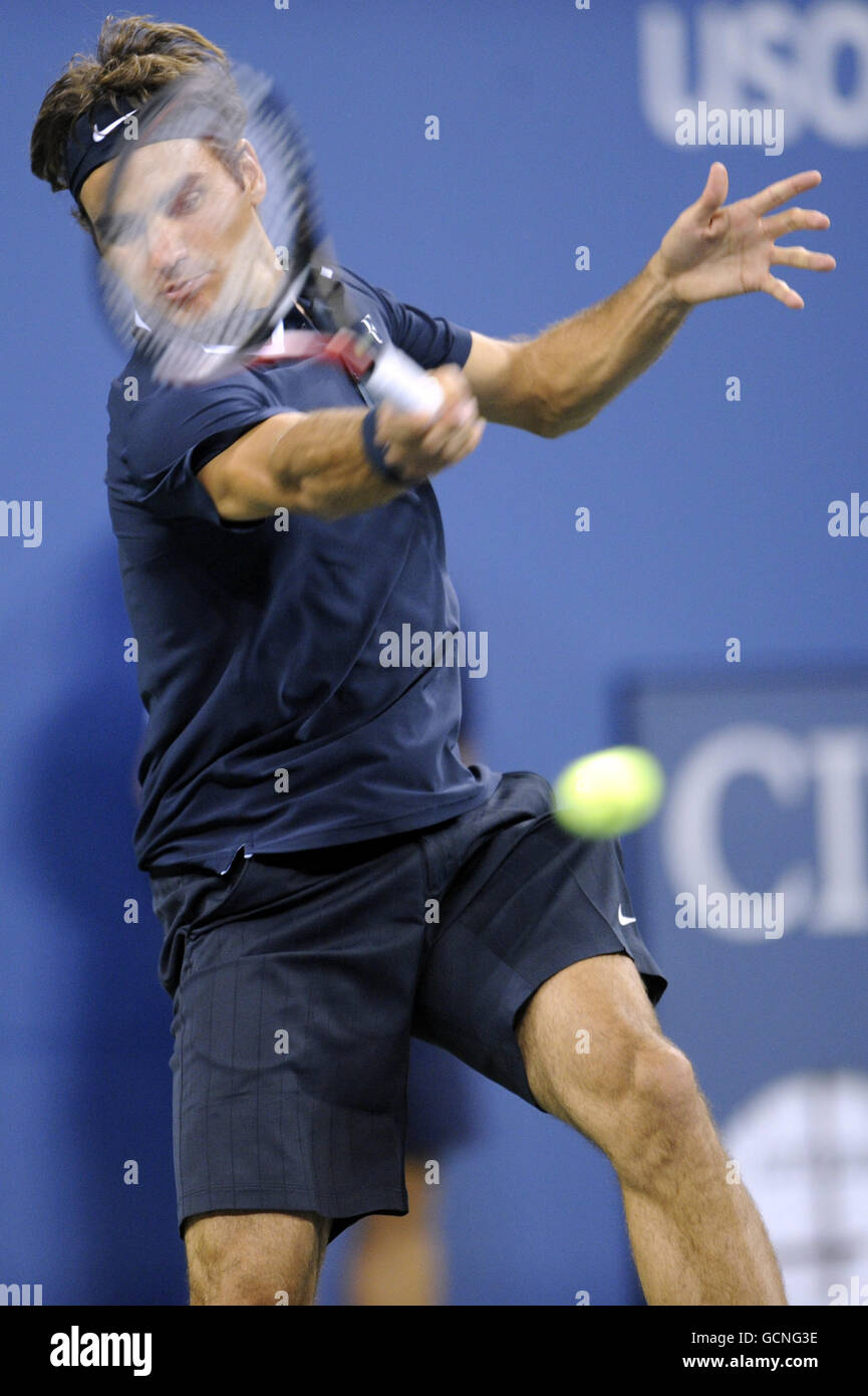 Tennis - US Open 2010 - Tag 8 - Flushing Meadows. Der Schweizer Roger Federer in Aktion am achten Tag der US Open in Flushing Meadows, New York, USA. Stockfoto