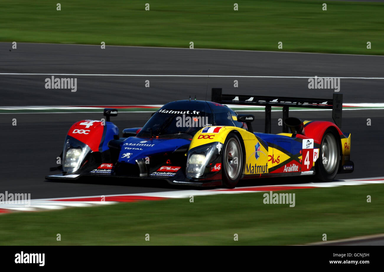 Nicolas Lapierre aus Frankreich vom Team Orica Matmut fuhr den Peugeot 908 HDI während des 1000-km-Rennens der Le Mans-Serie auf dem Silverstone Circuit in Northamptonshire. Stockfoto