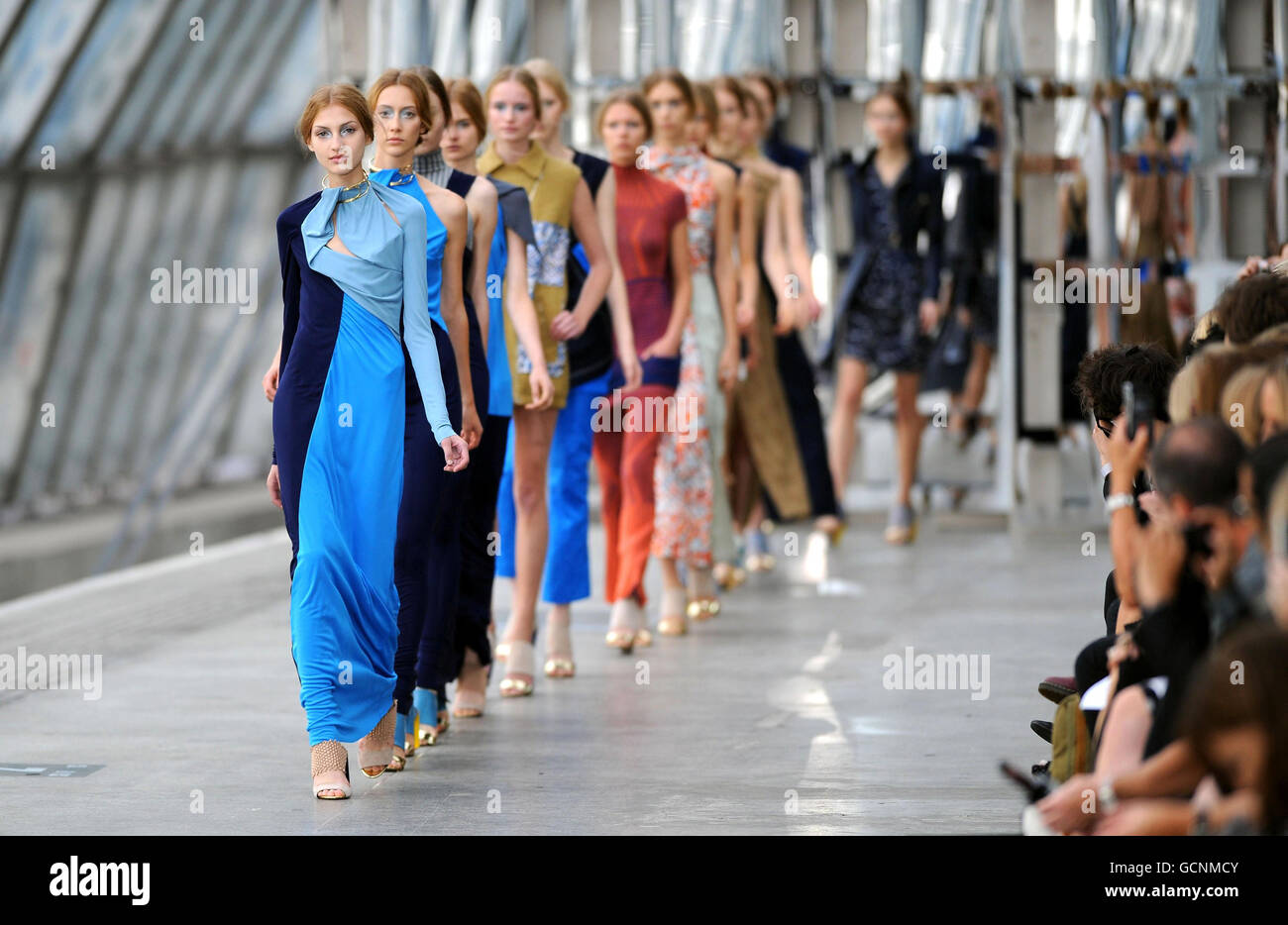 Peter Pilotto Catwalk - London Fashionweek Stockfoto