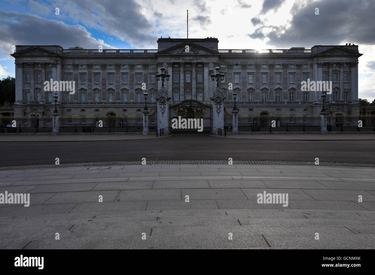 Buckingham Palace, London. Die Sonne untergeht hinter dem Buckingham Palace. London, Großbritannien. Stockfoto