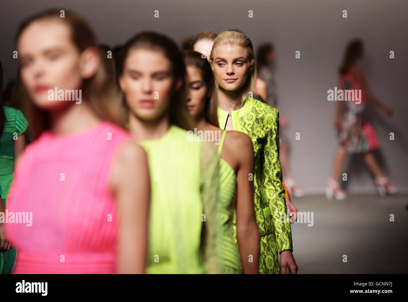 Christopher Kane Catwalk - London Fashionweek Stockfoto