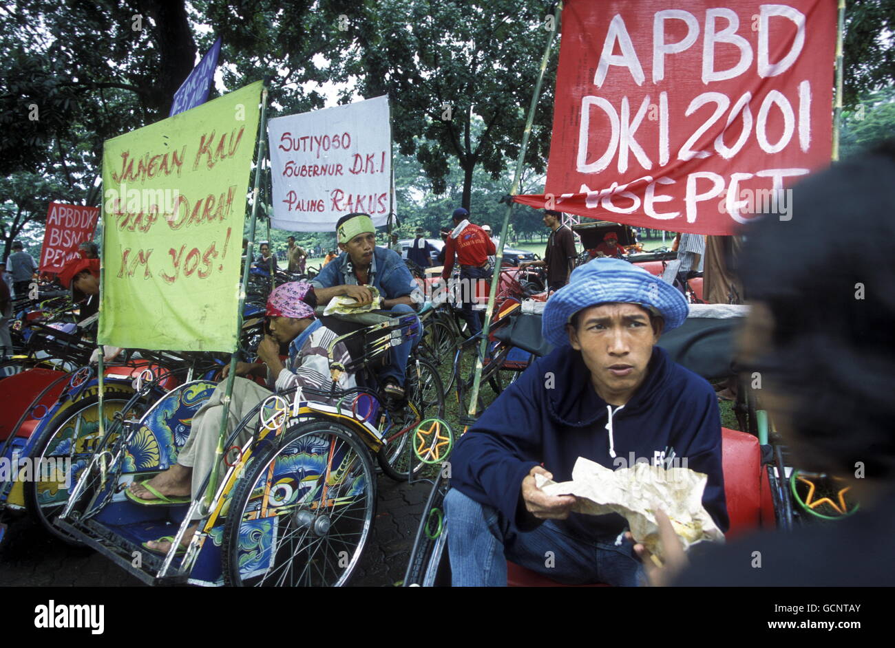 Riksha Taxifahrer Protest in der Innenstadt von Jakarta in Indonesien in Südostasien. Stockfoto