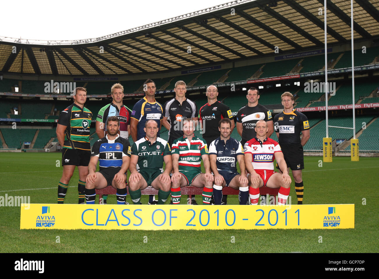 Hintere Reihe von links, Northampton's Dylan Hartley, Harlequins' Chris Robshaw, Leeds' Andy Keys, Newcastles James Hudson, Steve Borthwick von Saracens, Tommy Hayes von Exeter und Tom Rees von Wesps. Vordere Reihe von links, Bath's Luke Watson, London Irish's Clarke Dermondy, Leicester's Geordan Murphy, Sale Shark's Charlie Hodgson und Gloucester's Mike Tindall (Gloucester) Stockfoto
