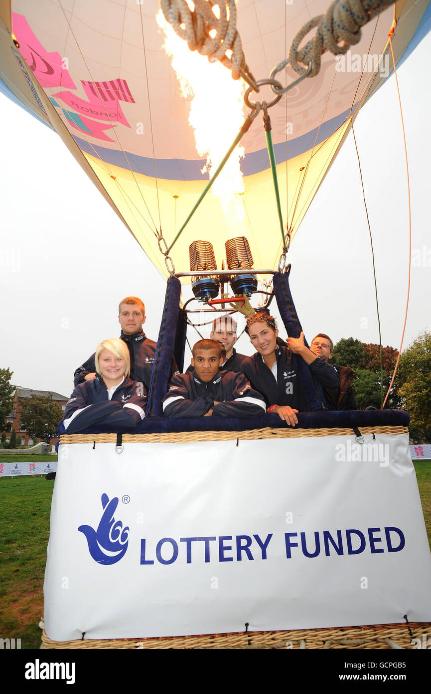 Olympia - National Lottery Heißluftballon über Sheffield Stockfoto