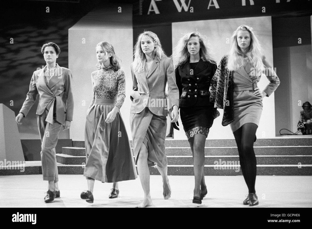 Models Proben für die British Fashion Awards in der Royal Albert Hall in London. Die Preise werden von der Princess of Wales vergeben und die Veranstaltung ist der Höhepunkt der London Fashion Week. Stockfoto