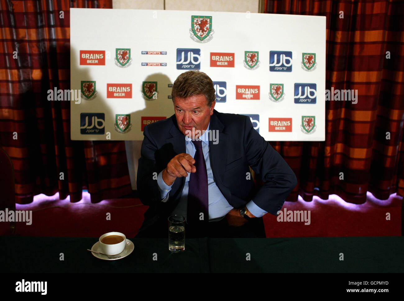 John Toshack während der Pressekonferenz im The Dal Resort, Cardiff. Stockfoto