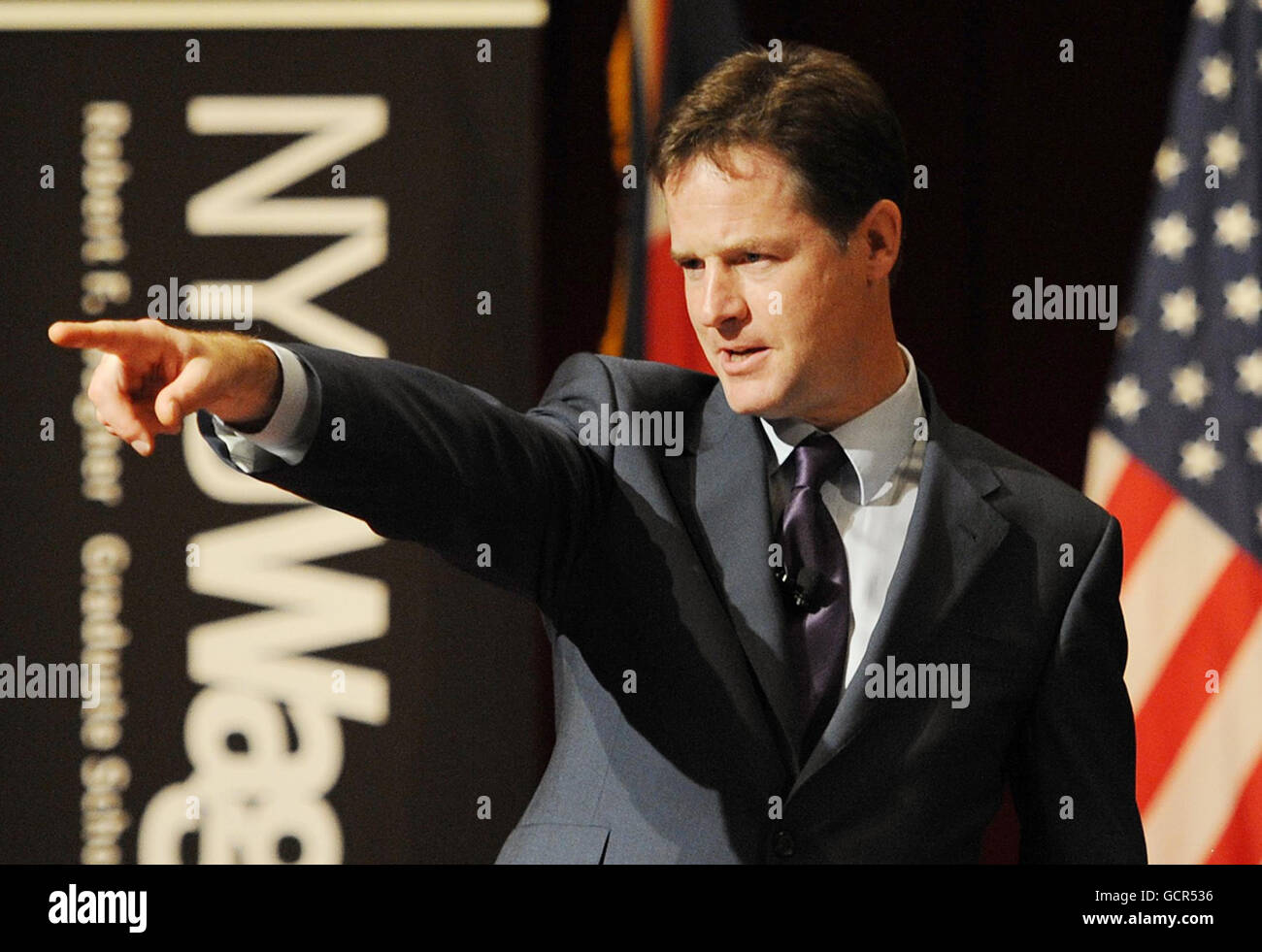 ALTERNATE CROP Vizepremierminister Nick Clegg hält eine Frage-und-Antwort-Sitzung mit Studenten an der New York University, USA. Stockfoto