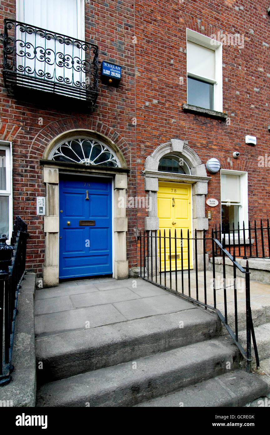 Türen von Georgian House in Eccles Street, Dublin, berühmt geworden durch James Joyce in Ulysses Stockfoto
