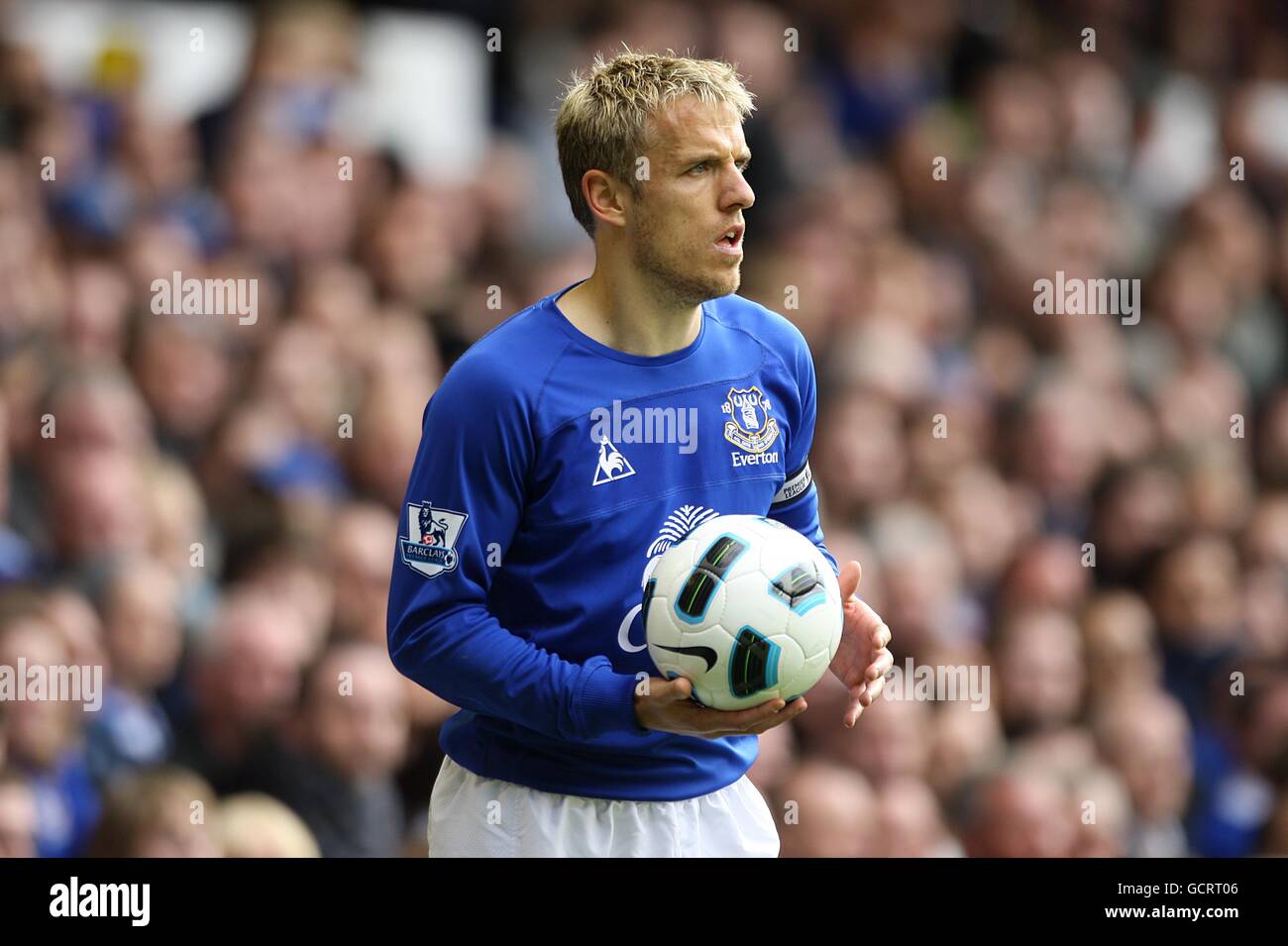 Fußball - Barclays Premier League - Everton gegen Liverpool - Goodison Park. Phil Neville, Everton Stockfoto