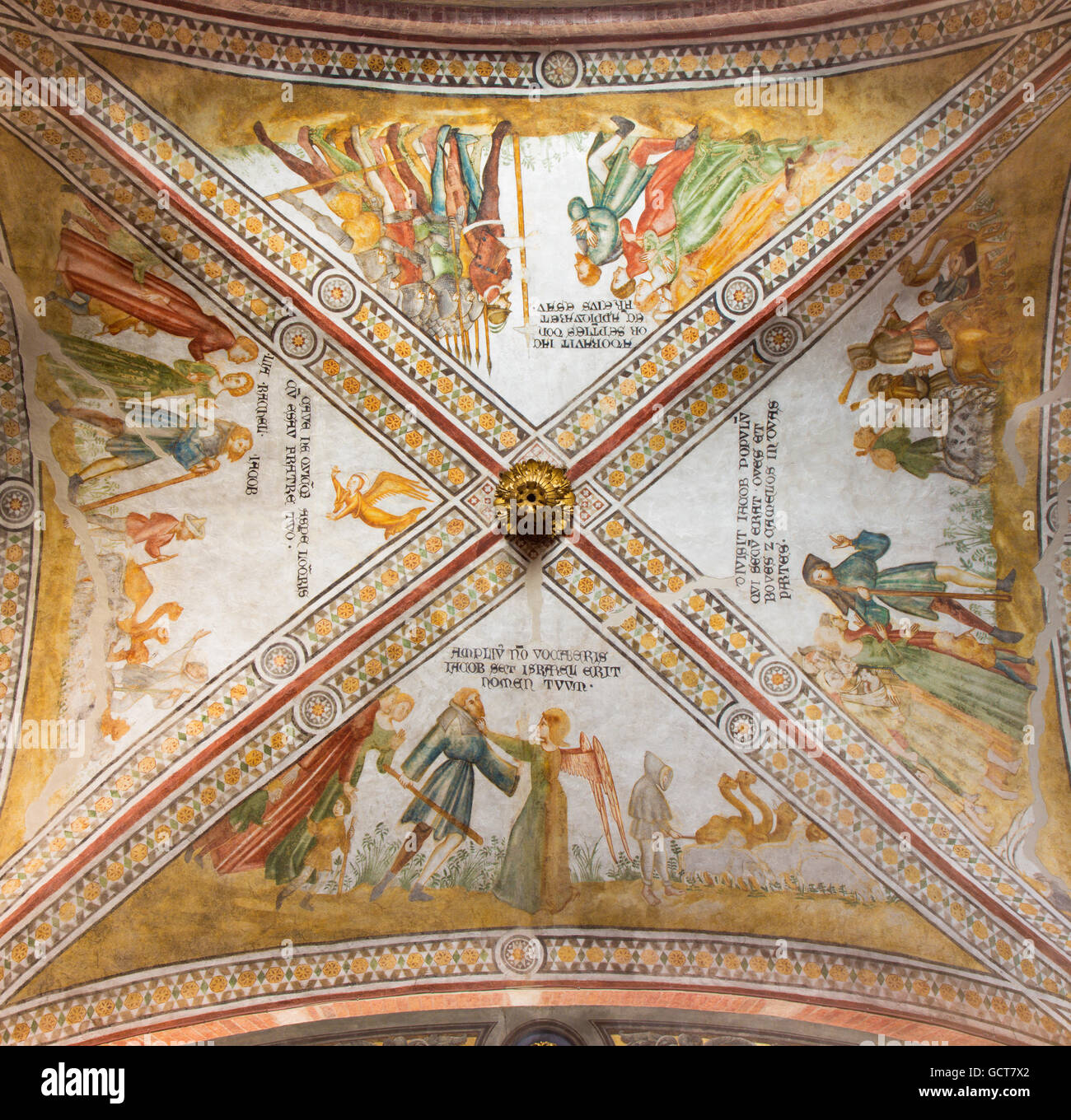 CREMONA, Italien - 25. Mai 2016: Das gotische Deckenfresko im linken Querschiff der Kathedrale mit den alttestamentlichen Szenen. Stockfoto